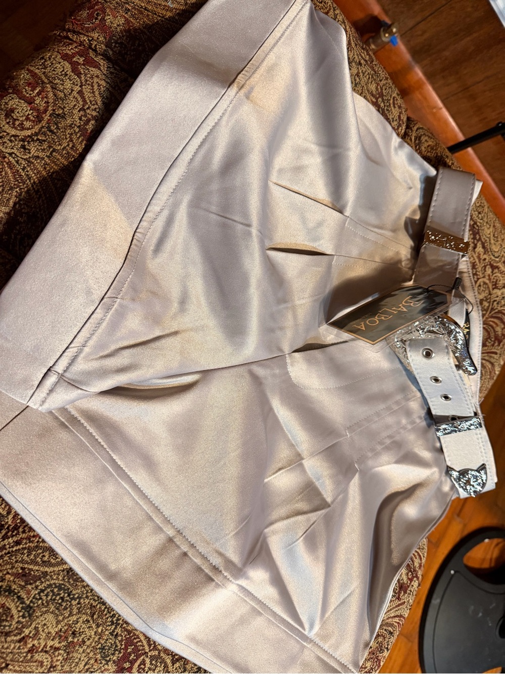 SAYLOR High-Waist Satin Cream Women’s Shorts with Decorative Belt